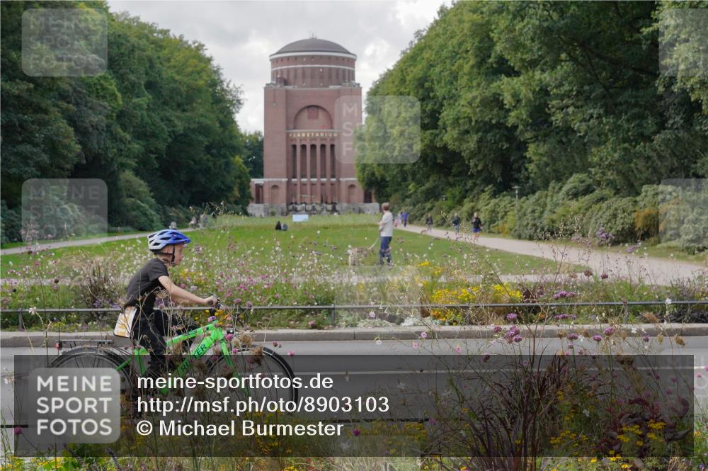 14.09.2025 - Stadtparktriathlon Michael Burmester http://msf.ph/oto/8903103 14.09.2025 14:26:38 Radfahren 1721, 1726, 1748, 1751, 1773, 1779 meine-sportfotos.de
