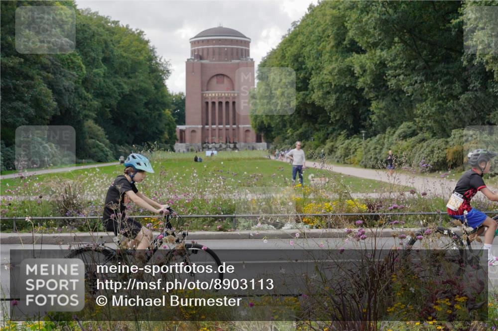14.09.2025 - Stadtparktriathlon Michael Burmester http://msf.ph/oto/8903113 14.09.2025 14:26:51 Radfahren 1715, 1750, 1757, 1773 meine-sportfotos.de