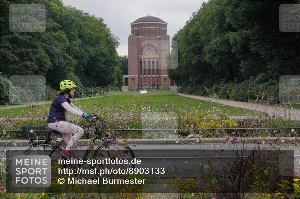 14.09.2025 - Stadtparktriathlon Michael Burmester http://msf.ph/oto/8903133 14.09.2025 10:11:21 Radfahren 528, 533, 568, 589, 596 meine-sportfotos.de