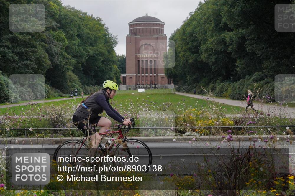14.09.2025 - Stadtparktriathlon Michael Burmester http://msf.ph/oto/8903138 14.09.2025 10:11:40 Radfahren 515, 532, 534, 565 meine-sportfotos.de
