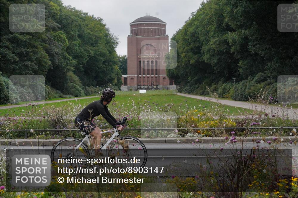 14.09.2025 - Stadtparktriathlon Michael Burmester http://msf.ph/oto/8903147 14.09.2025 10:12:47 Radfahren 509, 619 meine-sportfotos.de