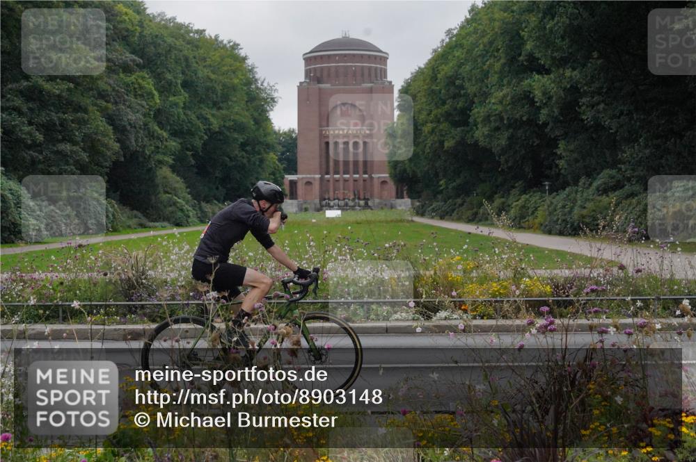14.09.2025 - Stadtparktriathlon Michael Burmester http://msf.ph/oto/8903148 14.09.2025 10:12:50 Radfahren 509, 547, 619 meine-sportfotos.de