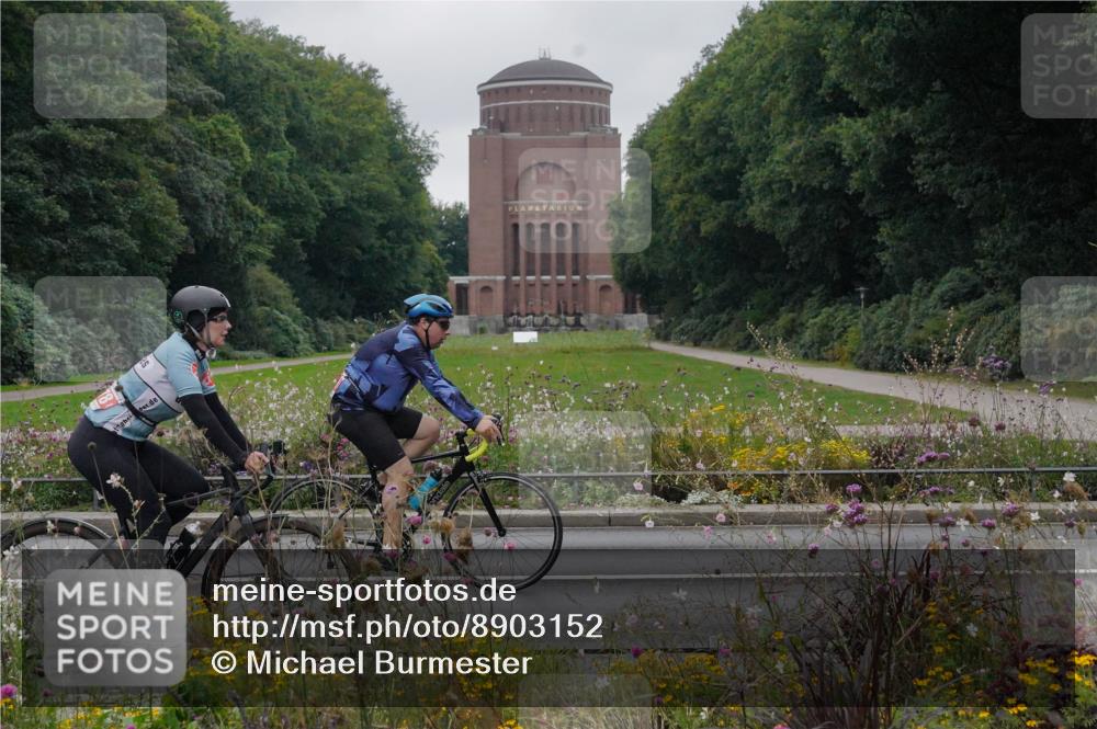 14.09.2025 - Stadtparktriathlon Michael Burmester http://msf.ph/oto/8903152 14.09.2025 10:13:16 Radfahren 522, 562, 578, 586, 610 meine-sportfotos.de