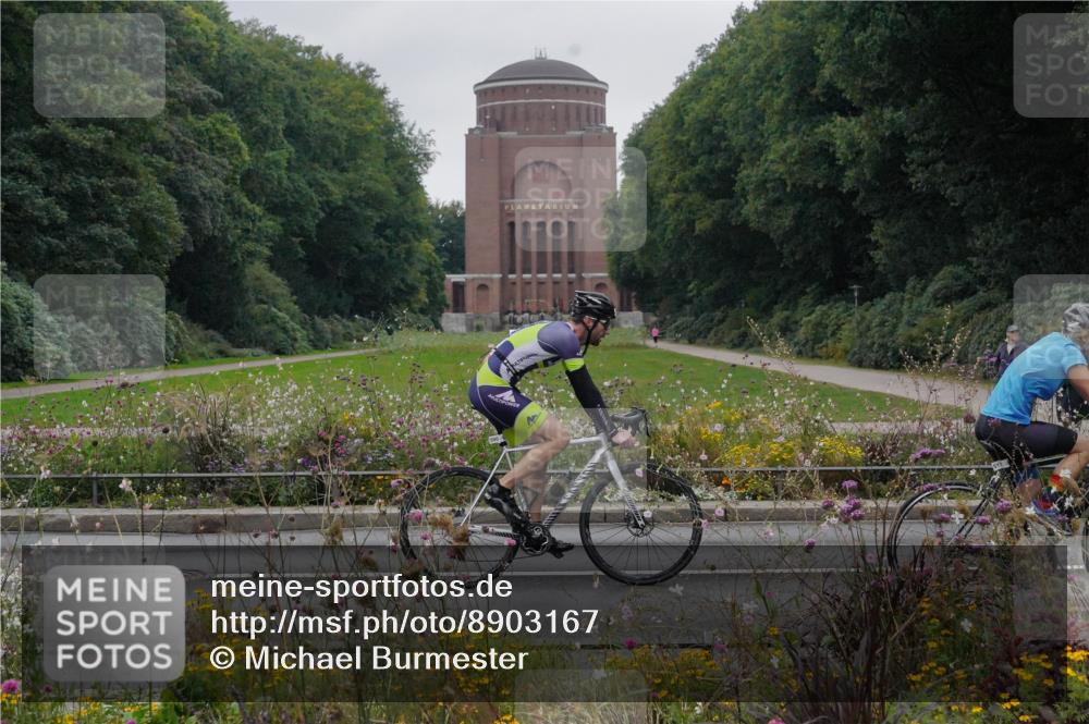 14.09.2025 - Stadtparktriathlon Michael Burmester http://msf.ph/oto/8903167 14.09.2025 10:14:33 Radfahren 511, 517, 590 meine-sportfotos.de