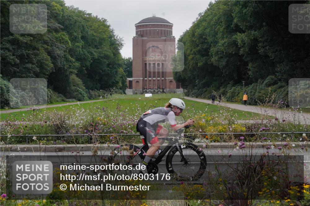 14.09.2025 - Stadtparktriathlon Michael Burmester http://msf.ph/oto/8903176 14.09.2025 10:15:13 Radfahren 567, 593, 597, 604, 605 meine-sportfotos.de