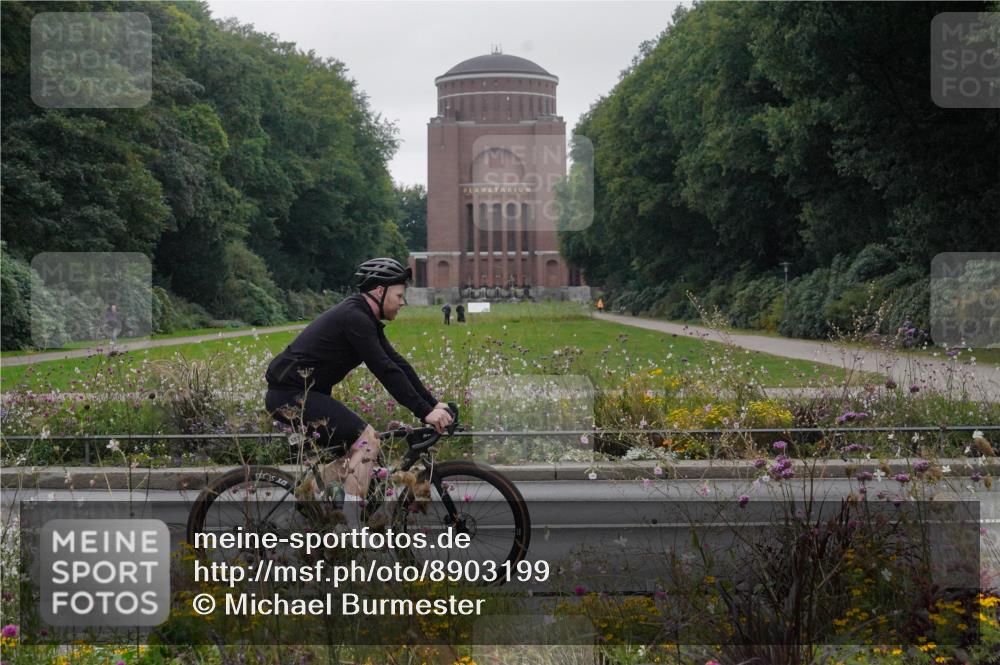 14.09.2025 - Stadtparktriathlon Michael Burmester http://msf.ph/oto/8903199 14.09.2025 10:16:42 Radfahren 550, 585, 588, 614, 615, 629 meine-sportfotos.de