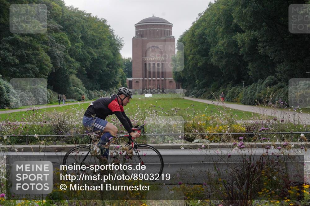 14.09.2025 - Stadtparktriathlon Michael Burmester http://msf.ph/oto/8903219 14.09.2025 10:18:32 Radfahren 512, 518, 561, 609 meine-sportfotos.de