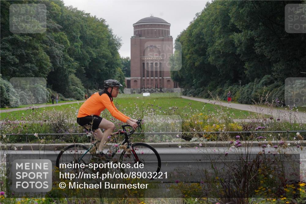 14.09.2025 - Stadtparktriathlon Michael Burmester http://msf.ph/oto/8903221 14.09.2025 10:18:36 Radfahren 512, 518, 544, 561, 609 meine-sportfotos.de