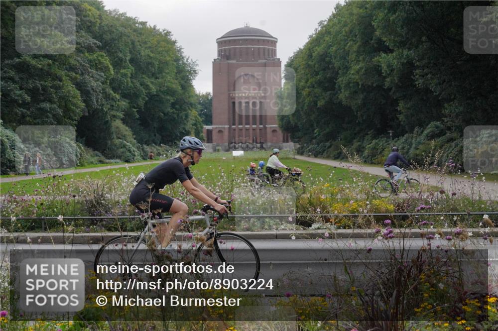 14.09.2025 - Stadtparktriathlon Michael Burmester http://msf.ph/oto/8903224 14.09.2025 10:18:53 Radfahren 514, 577, 659 meine-sportfotos.de