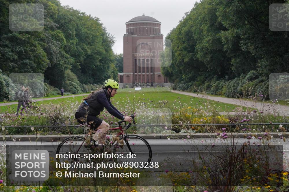14.09.2025 - Stadtparktriathlon Michael Burmester http://msf.ph/oto/8903238 14.09.2025 10:20:00 Radfahren 534, 539, 661 meine-sportfotos.de