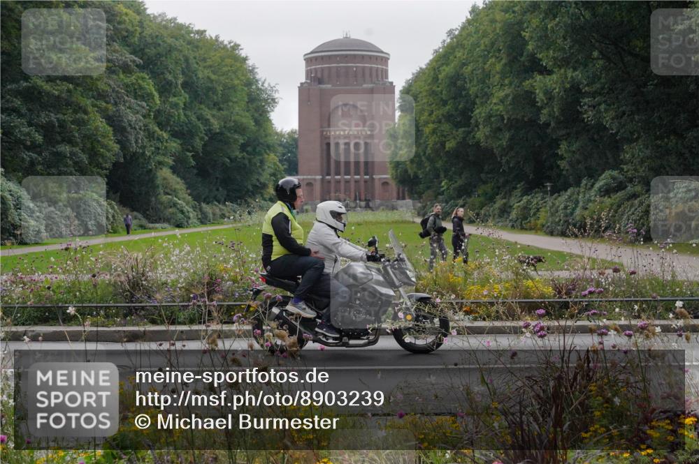 14.09.2025 - Stadtparktriathlon Michael Burmester http://msf.ph/oto/8903239 14.09.2025 10:20:07 Radfahren 539, 592, 611, 632, 661, 677, 687 meine-sportfotos.de