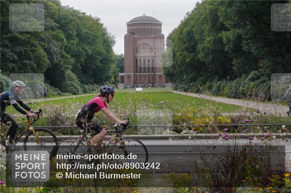 14.09.2025 - Stadtparktriathlon Michael Burmester http://msf.ph/oto/8903242 14.09.2025 10:20:12 Radfahren 539, 565, 592, 599, 611, 632, 661, 677, 687 meine-sportfotos.de