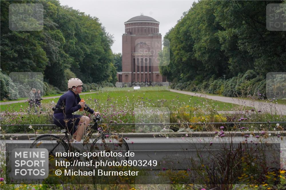 14.09.2025 - Stadtparktriathlon Michael Burmester http://msf.ph/oto/8903249 14.09.2025 10:20:41 Radfahren 532, 547, 620, 628, 685, 688, 702, 710 meine-sportfotos.de