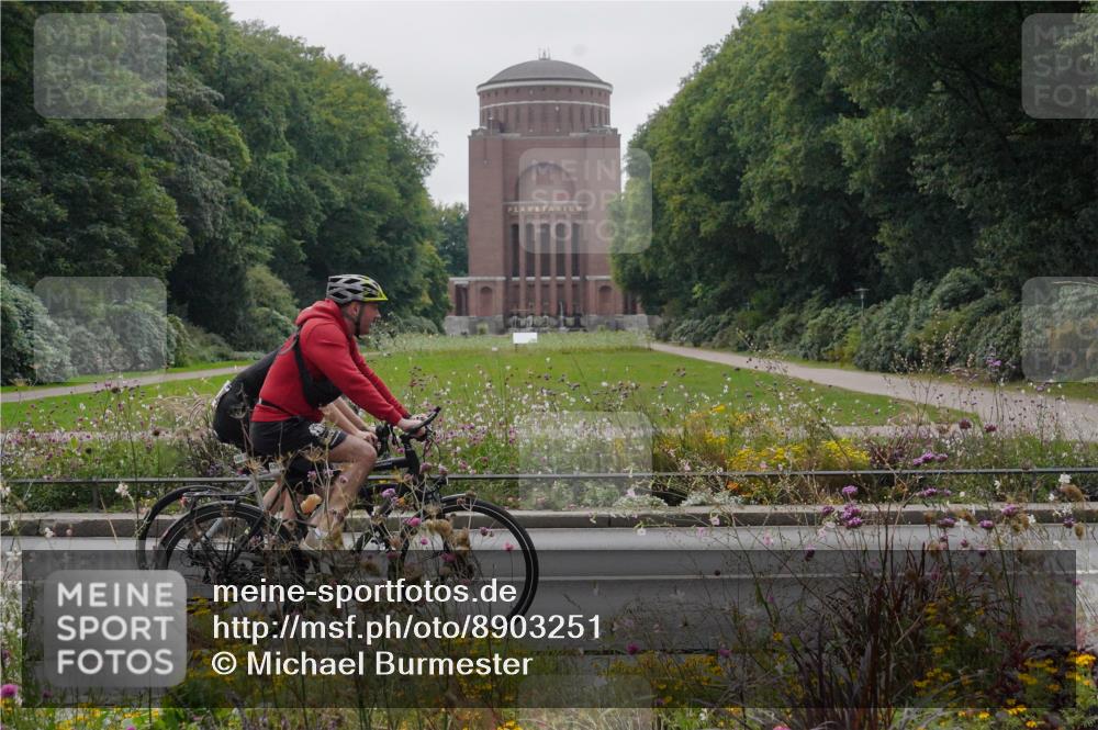 14.09.2025 - Stadtparktriathlon Michael Burmester http://msf.ph/oto/8903251 14.09.2025 10:20:45 Radfahren 532, 610, 620, 628, 685, 688, 710 meine-sportfotos.de