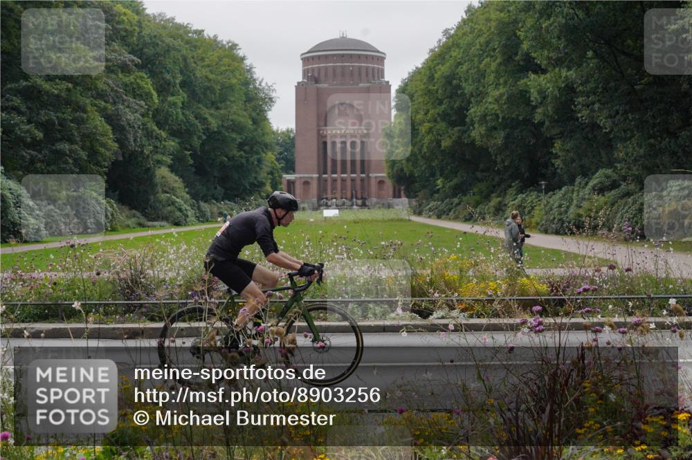 14.09.2025 - Stadtparktriathlon Michael Burmester http://msf.ph/oto/8903256 14.09.2025 10:20:56 Radfahren 515, 610, 619, 694, 720 meine-sportfotos.de