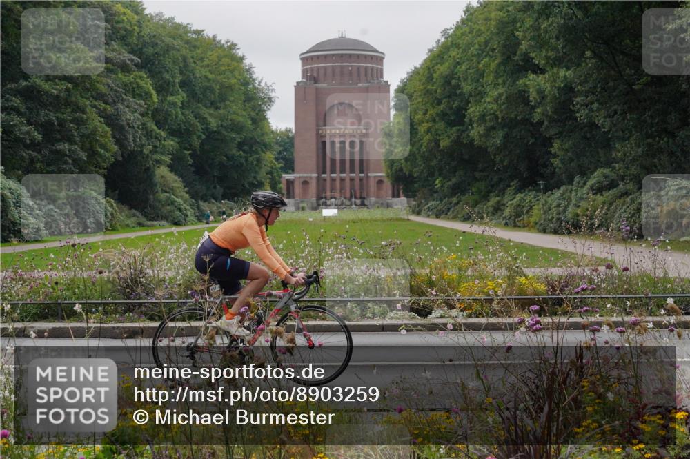 14.09.2025 - Stadtparktriathlon Michael Burmester http://msf.ph/oto/8903259 14.09.2025 10:21:07 Radfahren 533, 566, 596, 637, 648 meine-sportfotos.de