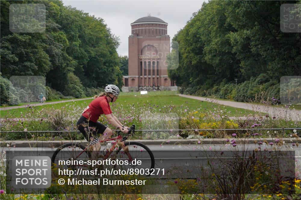 14.09.2025 - Stadtparktriathlon Michael Burmester http://msf.ph/oto/8903271 14.09.2025 10:21:46 Radfahren 531, 562, 570, 586, 639, 691, 697, 714 meine-sportfotos.de