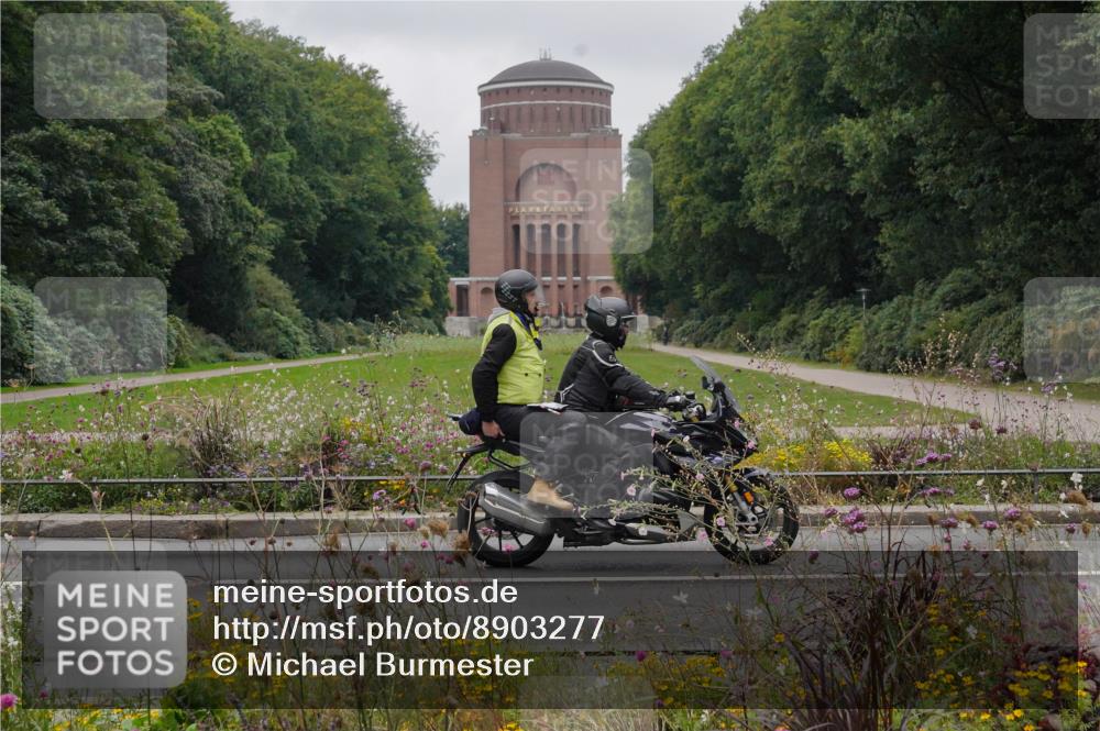 14.09.2025 - Stadtparktriathlon Michael Burmester http://msf.ph/oto/8903277 14.09.2025 10:22:03 Radfahren 527, 699, 717 meine-sportfotos.de