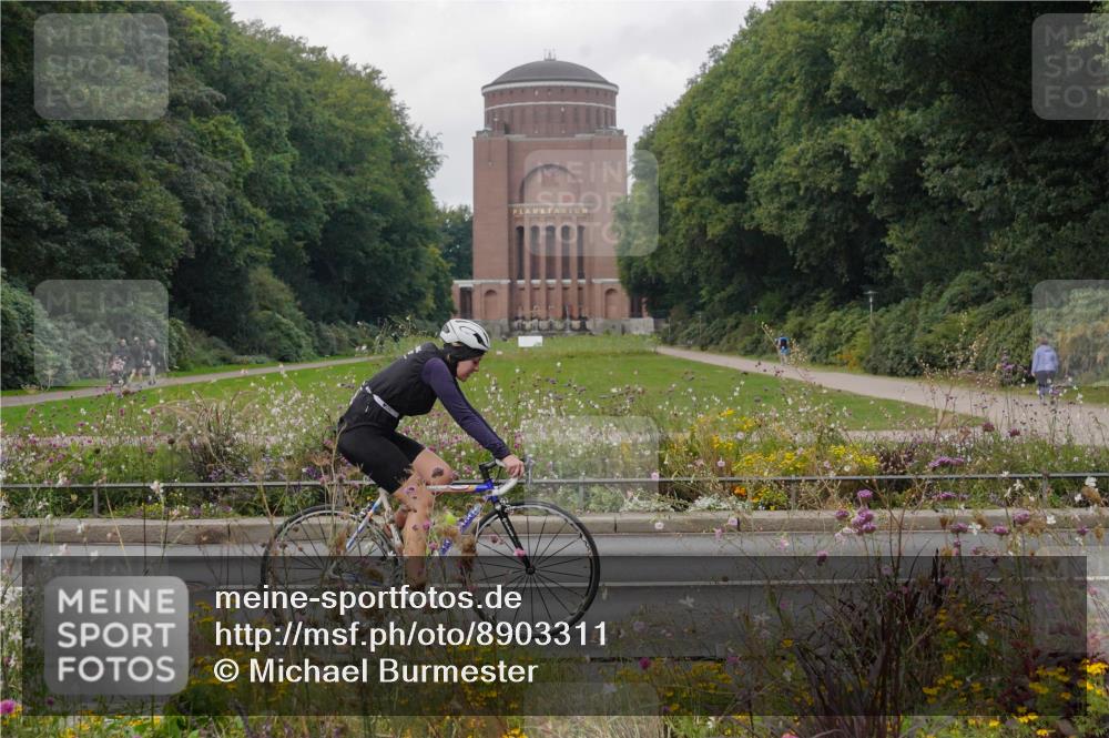 14.09.2025 - Stadtparktriathlon Michael Burmester http://msf.ph/oto/8903311 14.09.2025 10:23:36 Radfahren 545, 555, 587, 595, 607, 608, 618, 624, 698, 706 meine-sportfotos.de