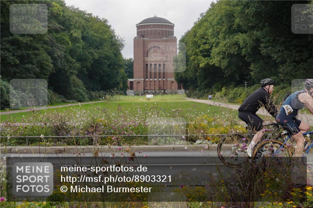 14.09.2025 - Stadtparktriathlon Michael Burmester http://msf.ph/oto/8903321 14.09.2025 10:24:25 Radfahren 550, 585, 614, 678 meine-sportfotos.de
