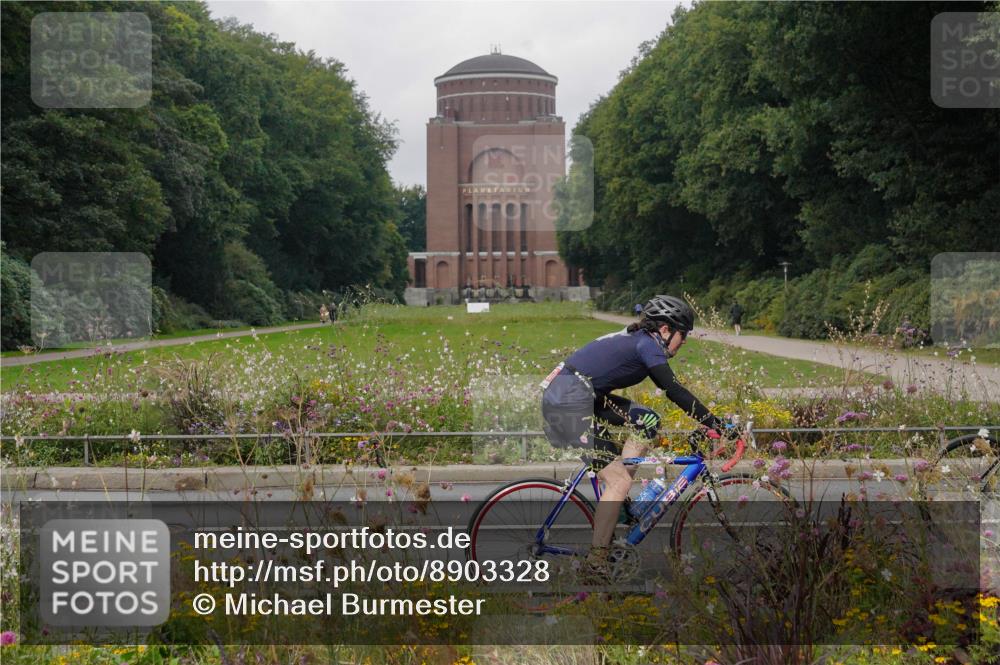 14.09.2025 - Stadtparktriathlon Michael Burmester http://msf.ph/oto/8903328 14.09.2025 10:24:41 Radfahren 511, 537, 551, 558, 580, 663, 681, 683, 701 meine-sportfotos.de