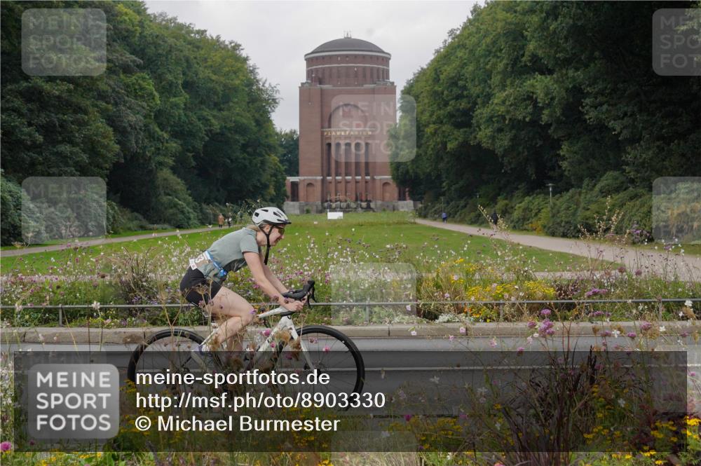 14.09.2025 - Stadtparktriathlon Michael Burmester http://msf.ph/oto/8903330 14.09.2025 10:24:46 Radfahren 511, 525, 537, 551, 580, 663, 683 meine-sportfotos.de