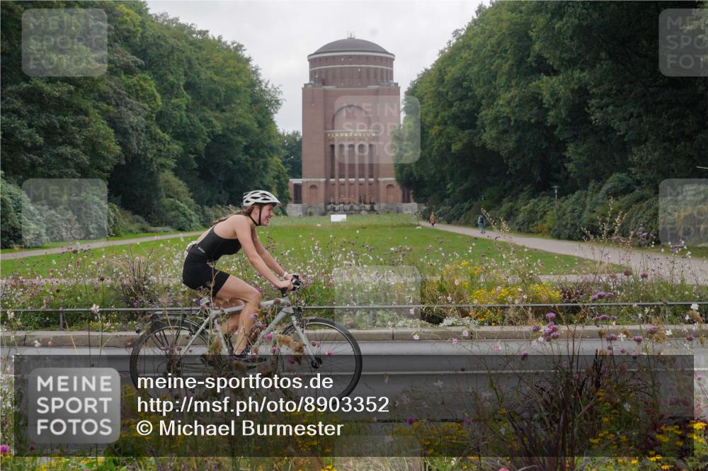 14.09.2025 - Stadtparktriathlon Michael Burmester http://msf.ph/oto/8903352 14.09.2025 10:26:05 Radfahren 513, 523, 542, 616, 629, 638, 676 meine-sportfotos.de