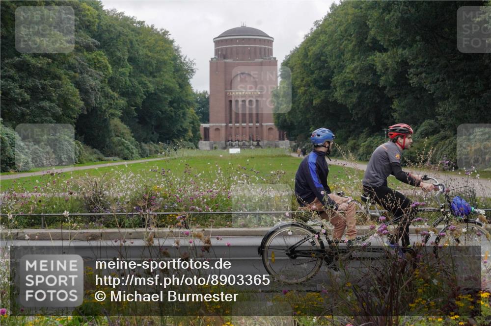 14.09.2025 - Stadtparktriathlon Michael Burmester http://msf.ph/oto/8903365 14.09.2025 10:26:42 Radfahren 561, 588, 606, 641, 659 meine-sportfotos.de