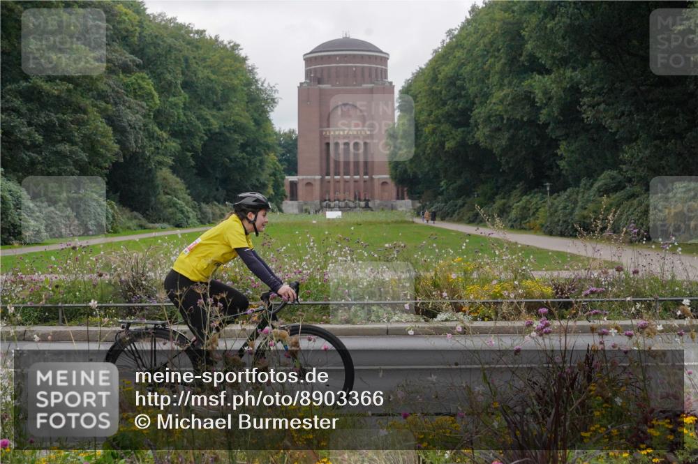 14.09.2025 - Stadtparktriathlon Michael Burmester http://msf.ph/oto/8903366 14.09.2025 10:26:48 Radfahren 514, 606, 609, 659, 718 meine-sportfotos.de