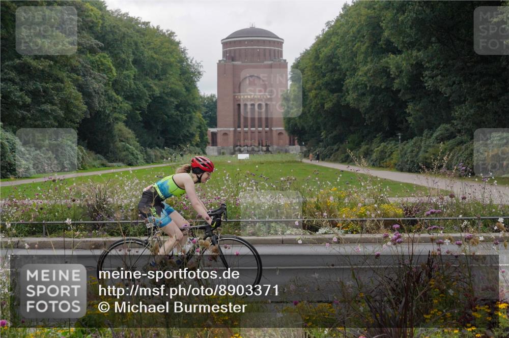 14.09.2025 - Stadtparktriathlon Michael Burmester http://msf.ph/oto/8903371 14.09.2025 10:27:00 Radfahren 544, 631, 718 meine-sportfotos.de