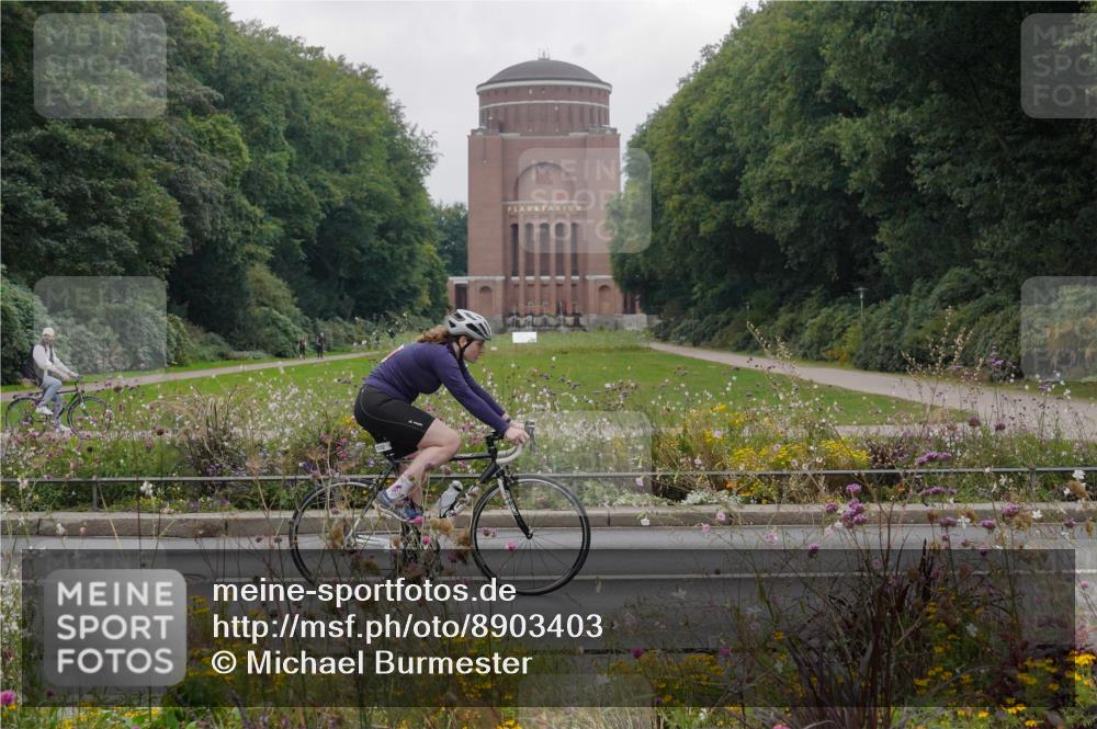 14.09.2025 - Stadtparktriathlon Michael Burmester http://msf.ph/oto/8903403 14.09.2025 10:29:12 Radfahren 532, 565, 643, 655, 685, 688 meine-sportfotos.de