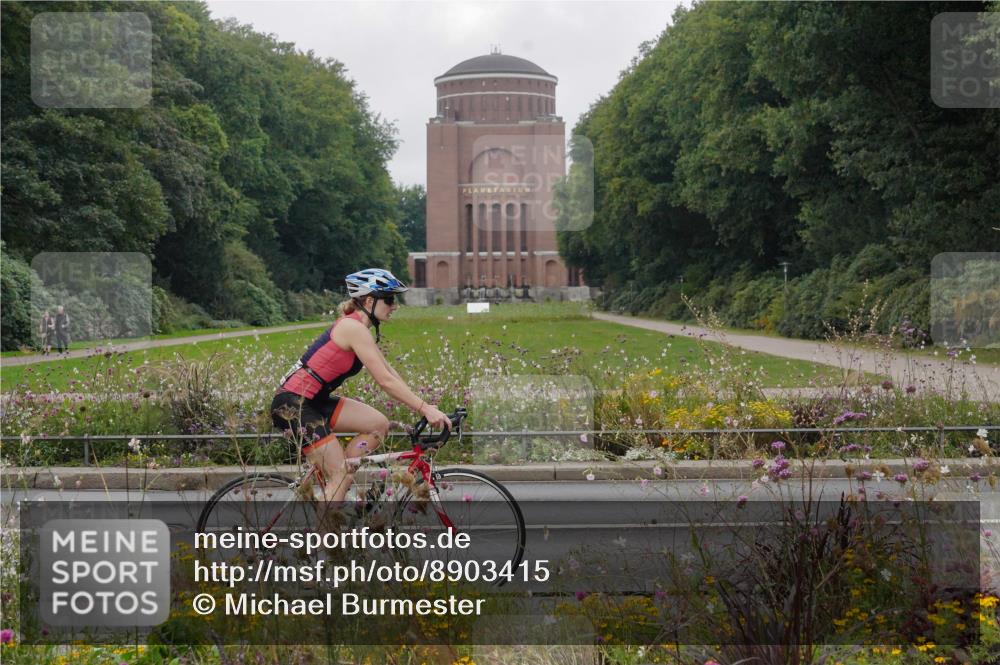 14.09.2025 - Stadtparktriathlon Michael Burmester http://msf.ph/oto/8903415 14.09.2025 10:30:02 Radfahren 531, 562, 705 meine-sportfotos.de
