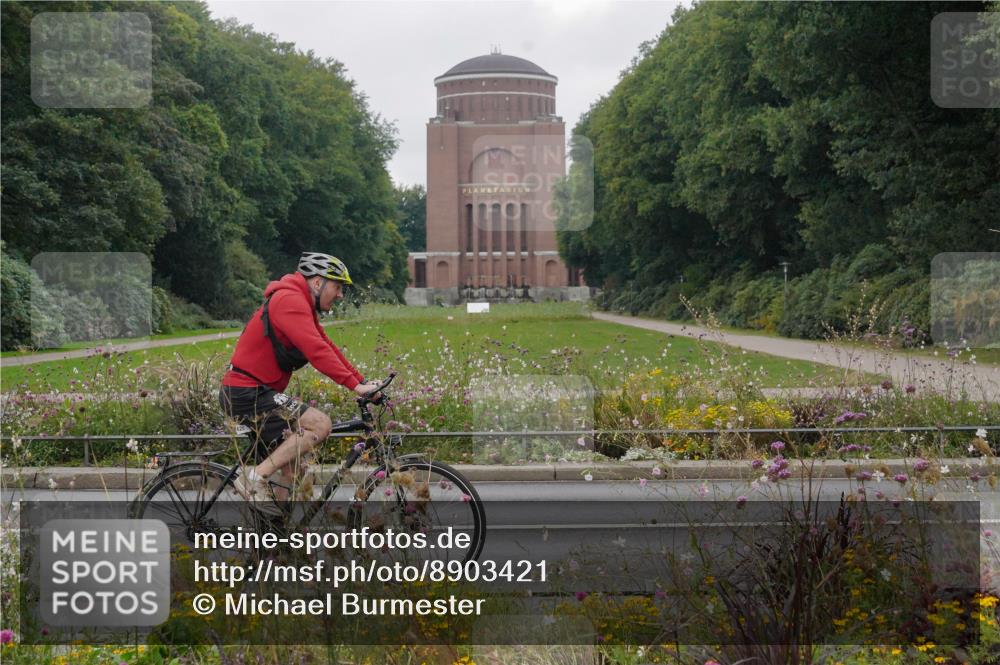 14.09.2025 - Stadtparktriathlon Michael Burmester http://msf.ph/oto/8903421 14.09.2025 10:30:29 Radfahren 586, 596, 620, 645, 697, 699, 700, 704 meine-sportfotos.de
