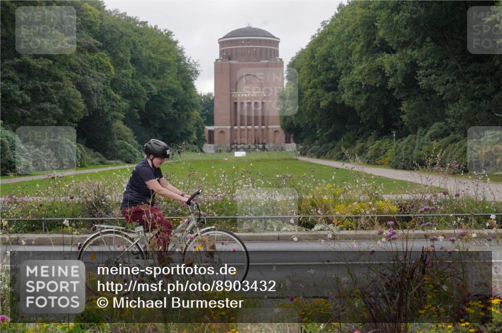 14.09.2025 - Stadtparktriathlon Michael Burmester http://msf.ph/oto/8903432 14.09.2025 10:31:02 Radfahren 521, 522, 533, 546, 624, 687, 706, 712, 714 meine-sportfotos.de