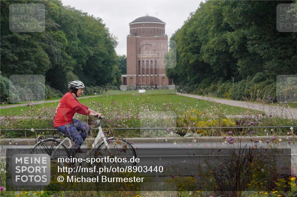 14.09.2025 - Stadtparktriathlon Michael Burmester http://msf.ph/oto/8903440 14.09.2025 10:31:25 Radfahren 599, 650 meine-sportfotos.de