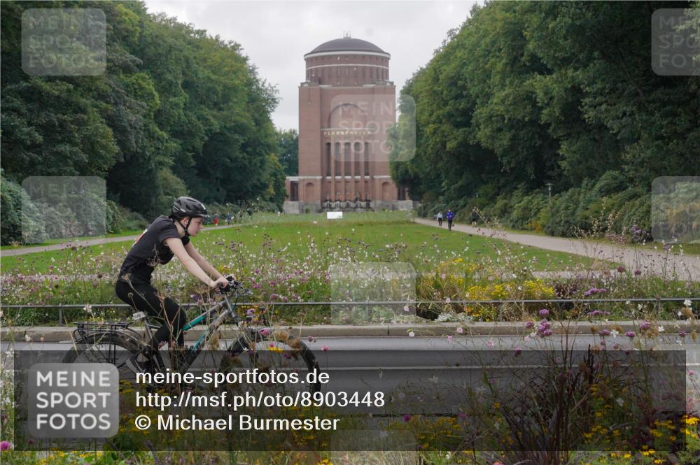 14.09.2025 - Stadtparktriathlon Michael Burmester http://msf.ph/oto/8903448 14.09.2025 10:32:04 Radfahren 517, 528, 654, 763 meine-sportfotos.de