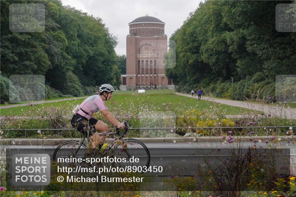 14.09.2025 - Stadtparktriathlon Michael Burmester http://msf.ph/oto/8903450 14.09.2025 10:32:10 Radfahren 517, 654, 716, 763 meine-sportfotos.de