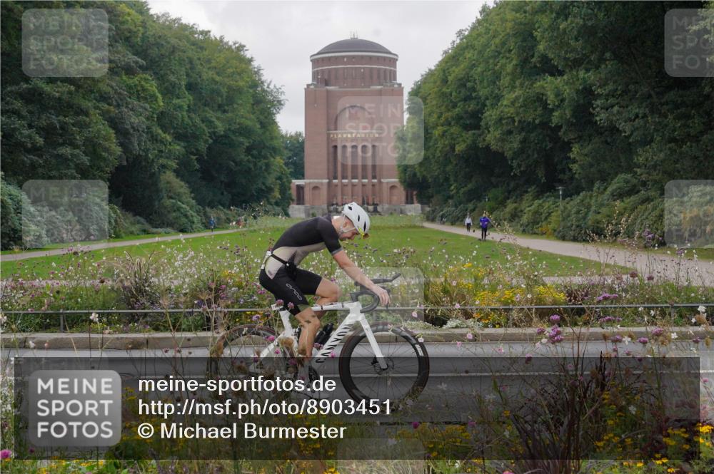 14.09.2025 - Stadtparktriathlon Michael Burmester http://msf.ph/oto/8903451 14.09.2025 10:32:11 Radfahren 517, 654, 716, 763 meine-sportfotos.de