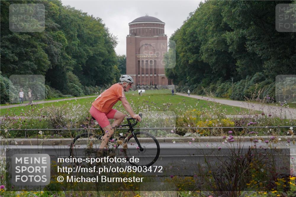 14.09.2025 - Stadtparktriathlon Michael Burmester http://msf.ph/oto/8903472 14.09.2025 10:34:30 Radfahren 519, 668 meine-sportfotos.de