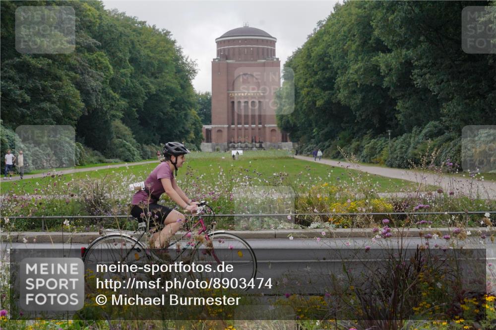 14.09.2025 - Stadtparktriathlon Michael Burmester http://msf.ph/oto/8903474 14.09.2025 10:34:36 Radfahren 519, 668 meine-sportfotos.de