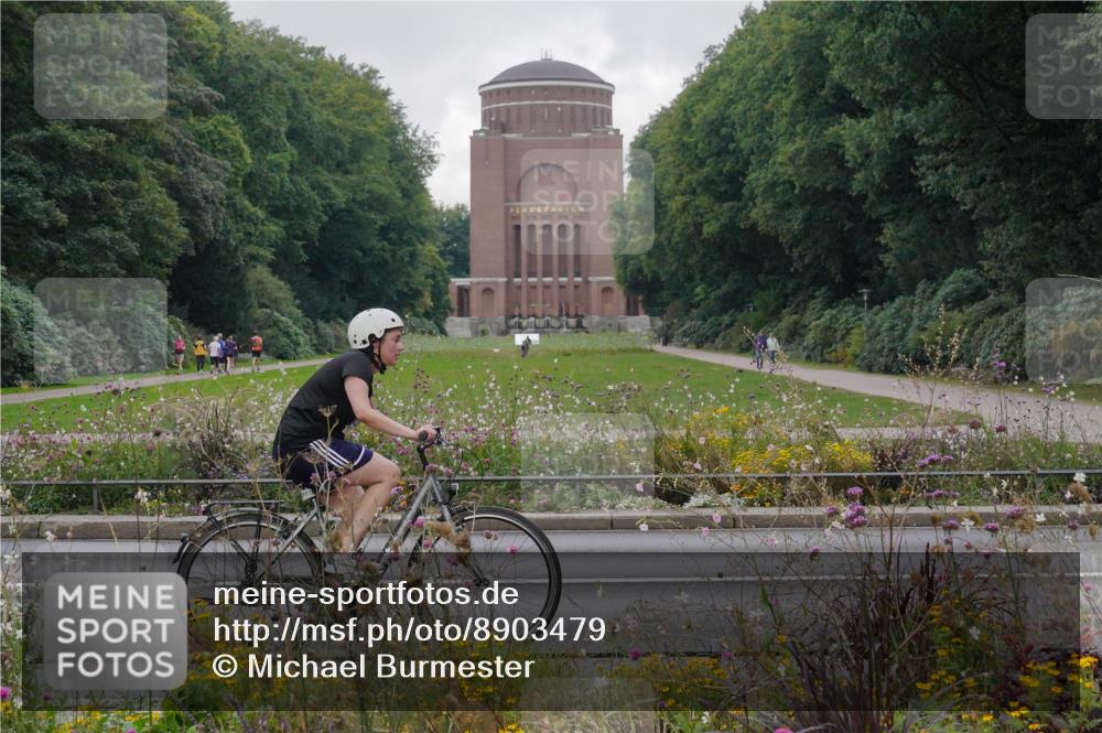 14.09.2025 - Stadtparktriathlon Michael Burmester http://msf.ph/oto/8903479 14.09.2025 10:35:00 Radfahren 511, 568, 793 meine-sportfotos.de