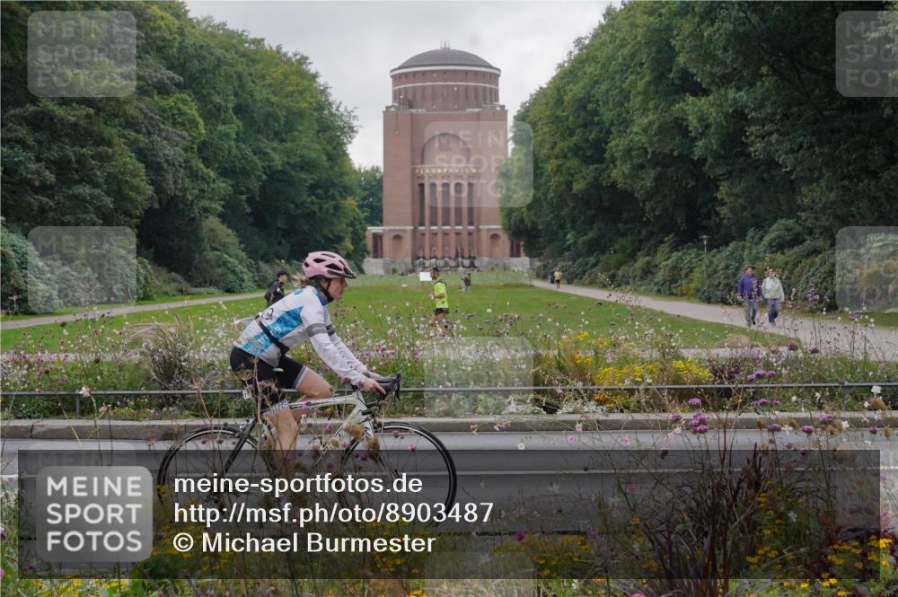 14.09.2025 - Stadtparktriathlon Michael Burmester http://msf.ph/oto/8903487 14.09.2025 10:35:38 Radfahren 629, 651, 718, 767, 769 meine-sportfotos.de