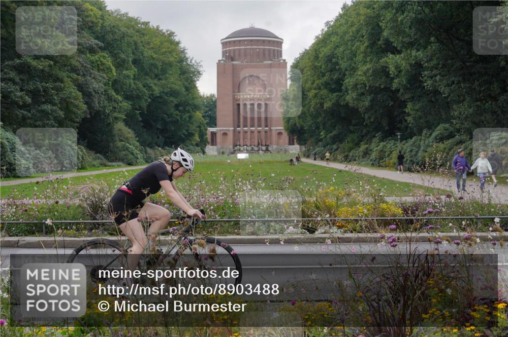 14.09.2025 - Stadtparktriathlon Michael Burmester http://msf.ph/oto/8903488 14.09.2025 10:35:44 Radfahren 629, 767, 769 meine-sportfotos.de