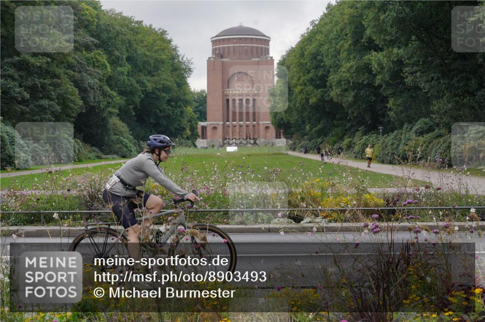 14.09.2025 - Stadtparktriathlon Michael Burmester http://msf.ph/oto/8903493 14.09.2025 10:36:04 Radfahren 513, 631, 770 meine-sportfotos.de