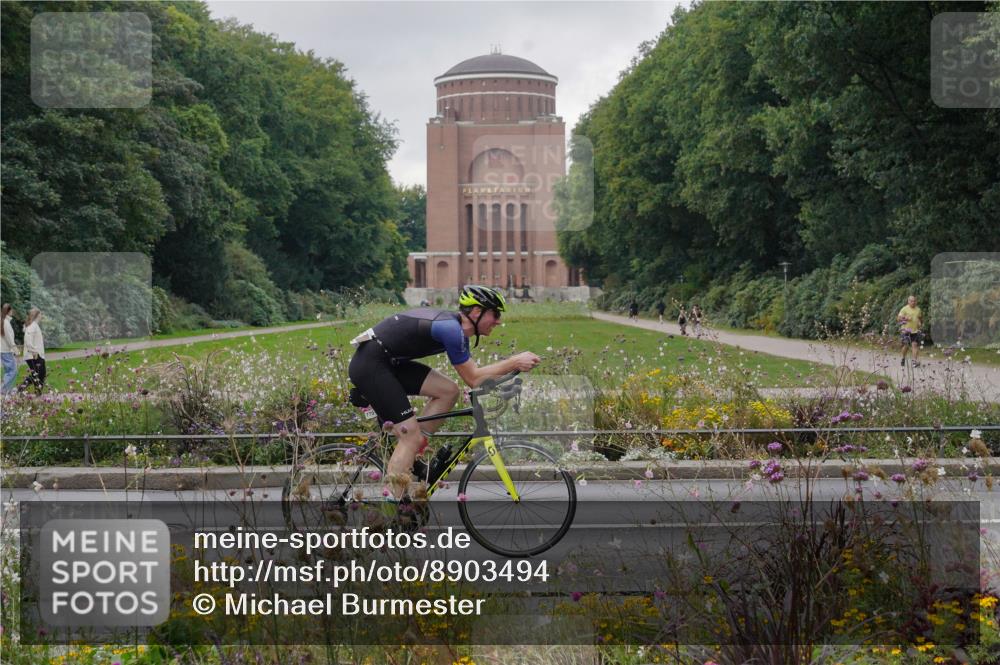 14.09.2025 - Stadtparktriathlon Michael Burmester http://msf.ph/oto/8903494 14.09.2025 10:36:12 Radfahren 542, 661, 770 meine-sportfotos.de