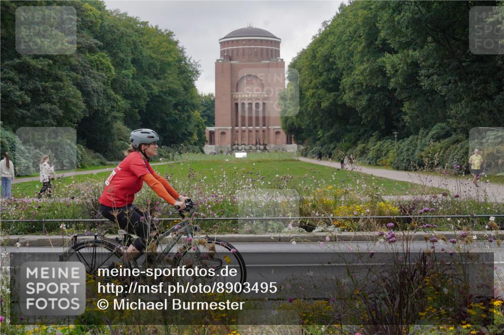 14.09.2025 - Stadtparktriathlon Michael Burmester http://msf.ph/oto/8903495 14.09.2025 10:36:13 Radfahren 542, 661, 770 meine-sportfotos.de