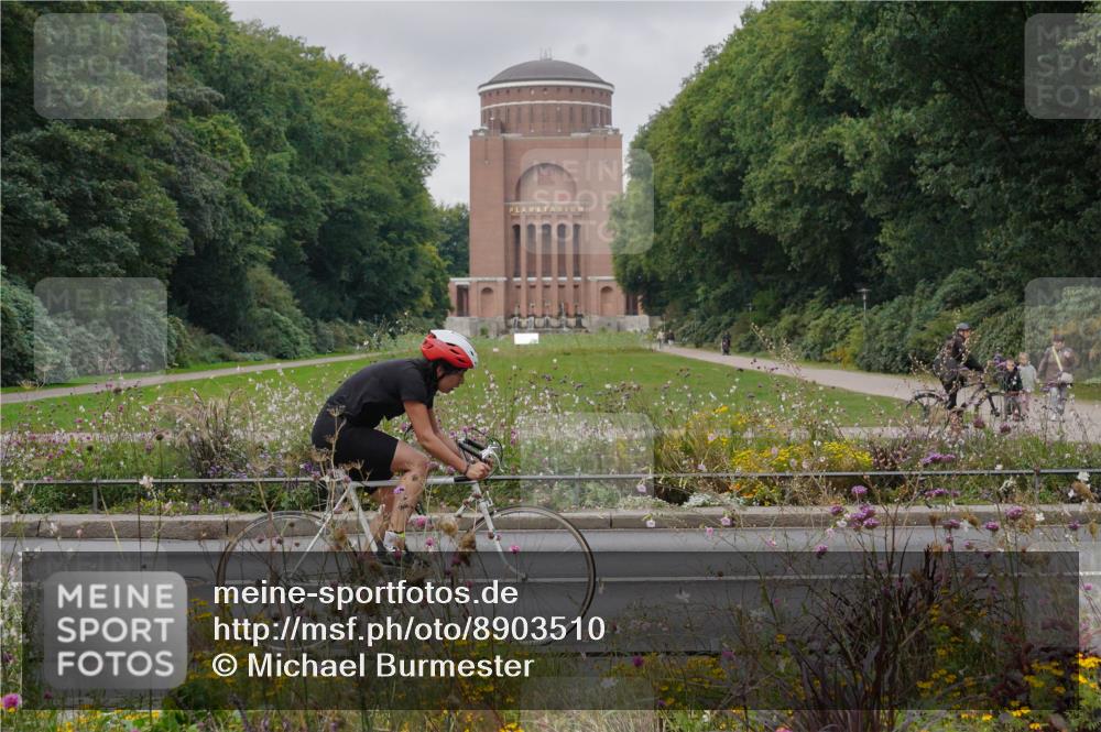 14.09.2025 - Stadtparktriathlon Michael Burmester http://msf.ph/oto/8903510 14.09.2025 10:37:01 Radfahren 518, 588, 622, 737, 752, 788 meine-sportfotos.de