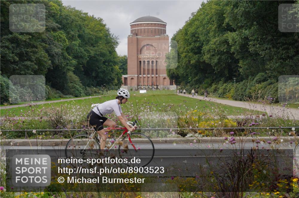 14.09.2025 - Stadtparktriathlon Michael Burmester http://msf.ph/oto/8903523 14.09.2025 10:37:31 Radfahren 535, 632, 685, 688, 702, 727, 743, 753 meine-sportfotos.de