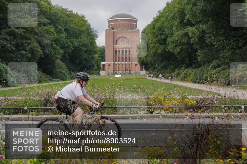 14.09.2025 - Stadtparktriathlon Michael Burmester http://msf.ph/oto/8903524 14.09.2025 10:37:33 Radfahren 535, 632, 685, 688, 702, 727, 743, 753 meine-sportfotos.de