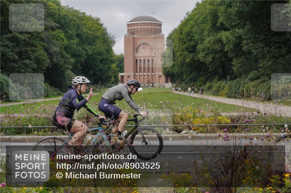 14.09.2025 - Stadtparktriathlon Michael Burmester http://msf.ph/oto/8903525 14.09.2025 10:37:34 Radfahren 535, 632, 685, 688, 702, 727, 753 meine-sportfotos.de